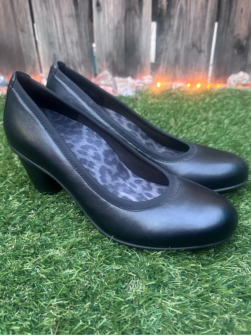 Vionic Black Round-Toe Low Heel Pumps